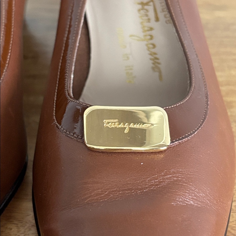 Salvatore Ferragamo Vintage Brown Calfskin Leather Pumps Gold-tone Logo Accent - Picture 6 of 8